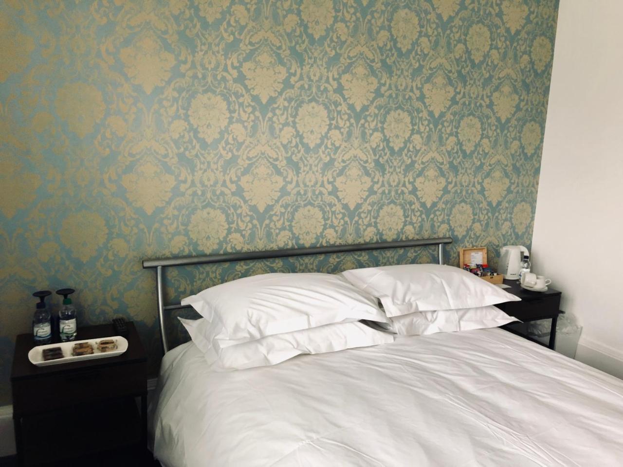 Trunkwell House Hotel Рединг Екстериор снимка