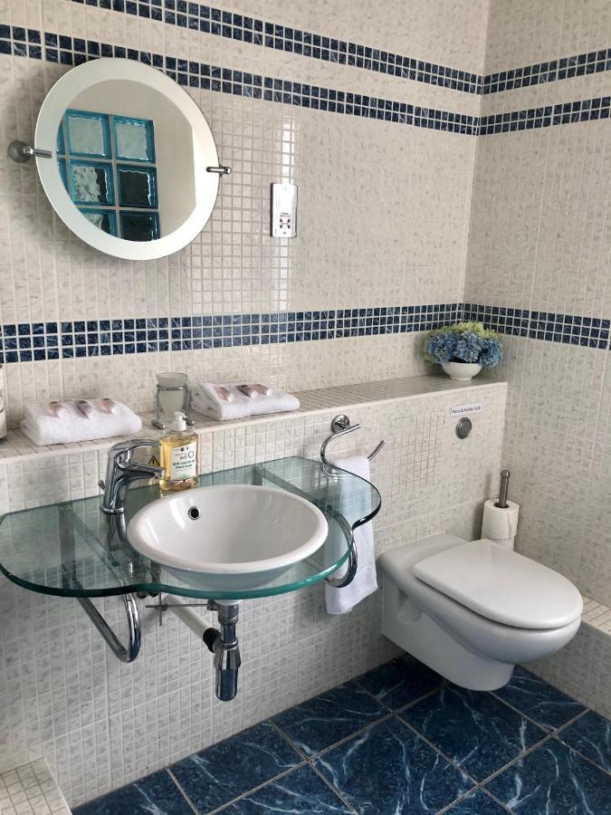 Trunkwell House Hotel Рединг Екстериор снимка