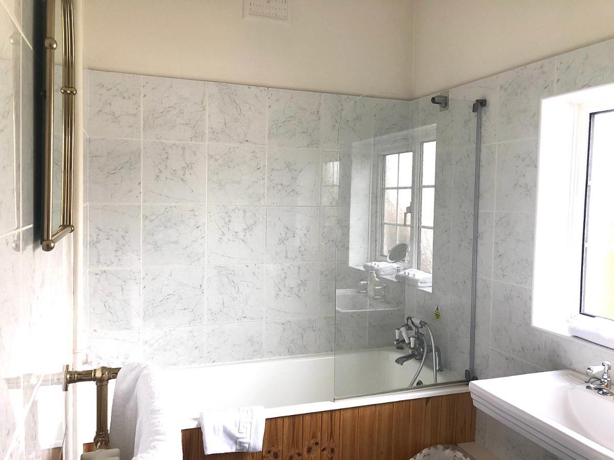 Trunkwell House Hotel Рединг Екстериор снимка
